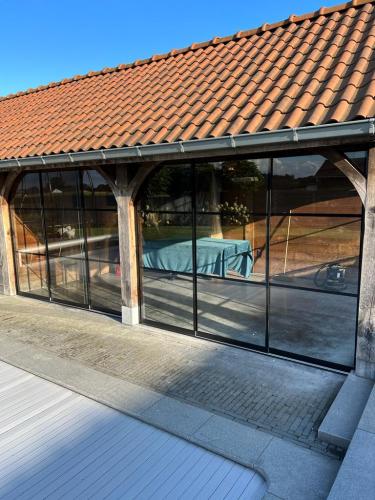 33ef81d0-d453-4fd3-af99-6e290f3c7690-2