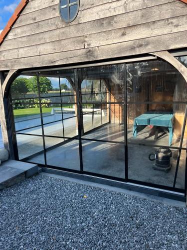 ba00d54f-35ab-47f8-8d72-55fa859a1930-2